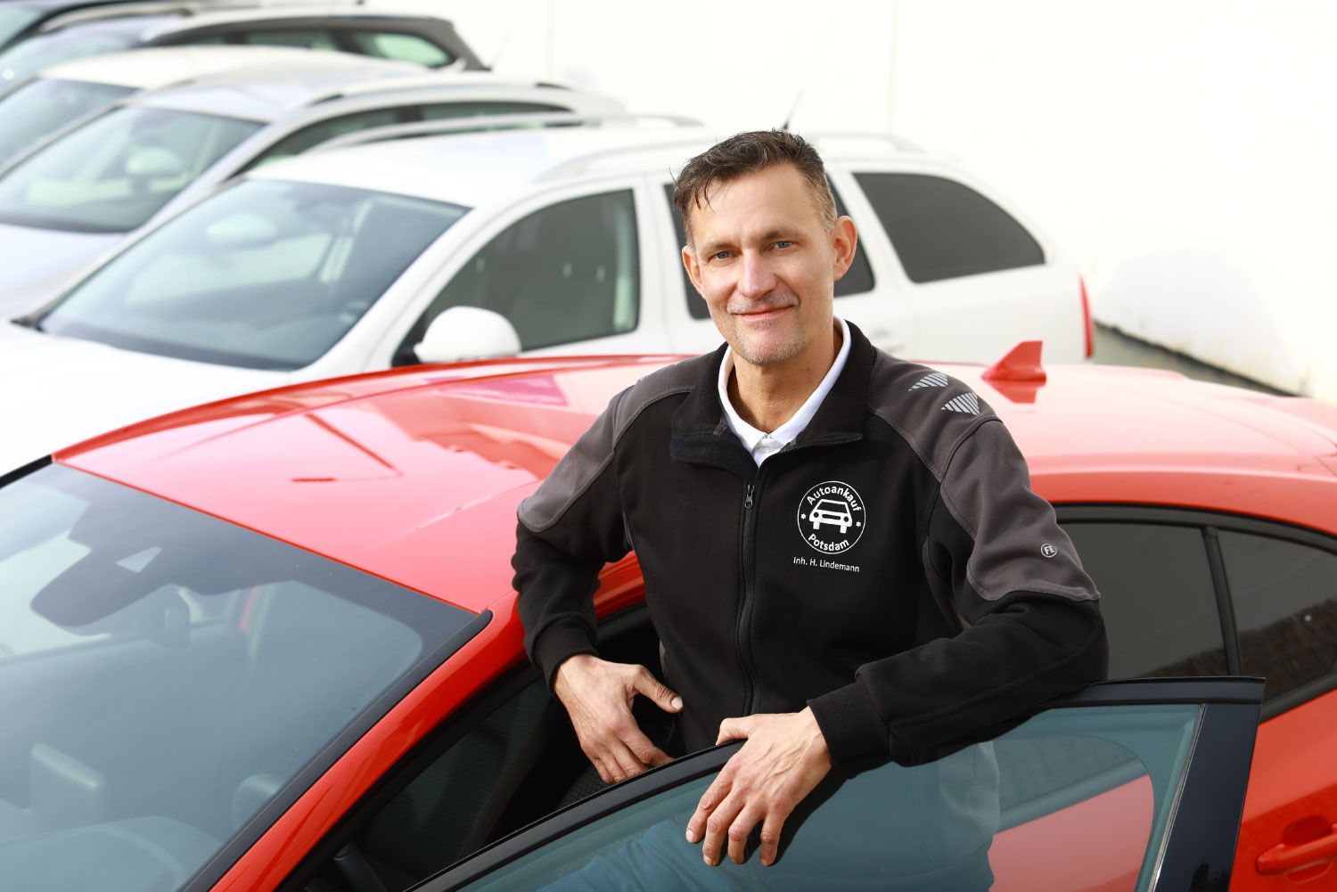 Porträt von Heino Lindemann, dem Inhaber von Autoankauf Potsdam